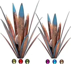 2pcs Tequila Sculpture Metal Agave Plant Home Decor Rustic Hand Painted Figurines Yard Decorations Lawn Ornaments（Multi-Color LED Solar Light ）
