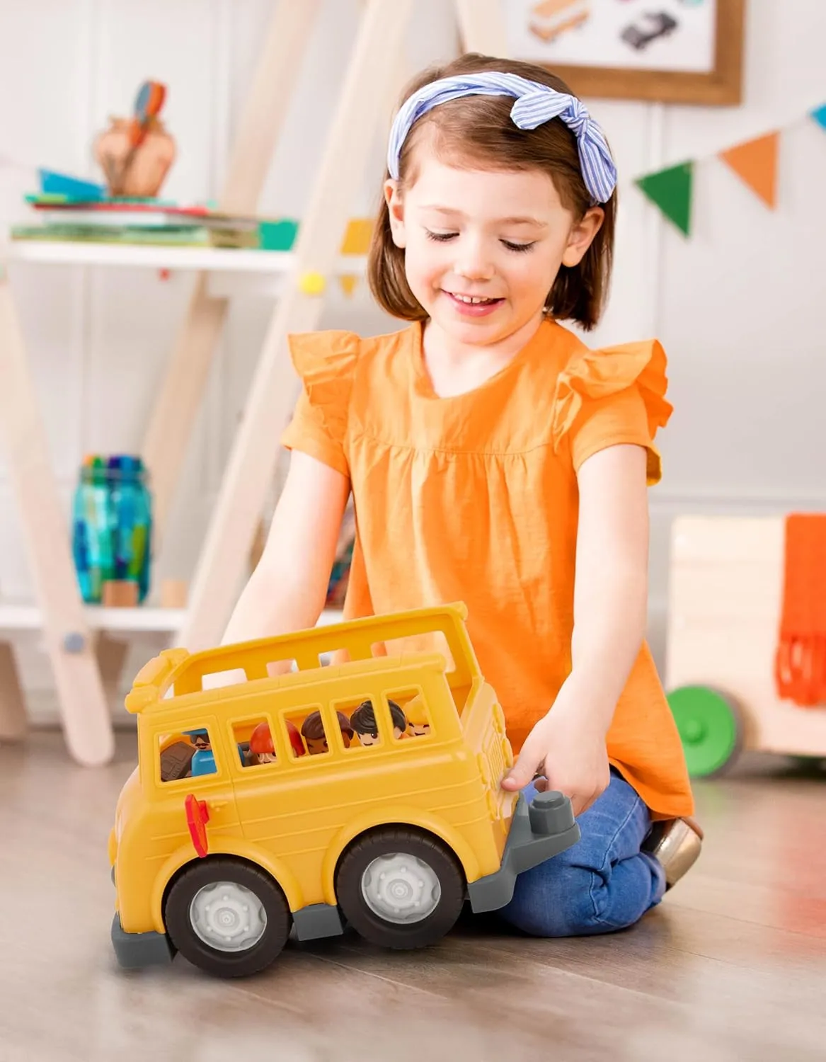 Battat – School Bus – 8Pc Construction Set – 5 Figures & 2 Blocks – Build-On Vehicle – 12 Months   – Locbloc® School Bus