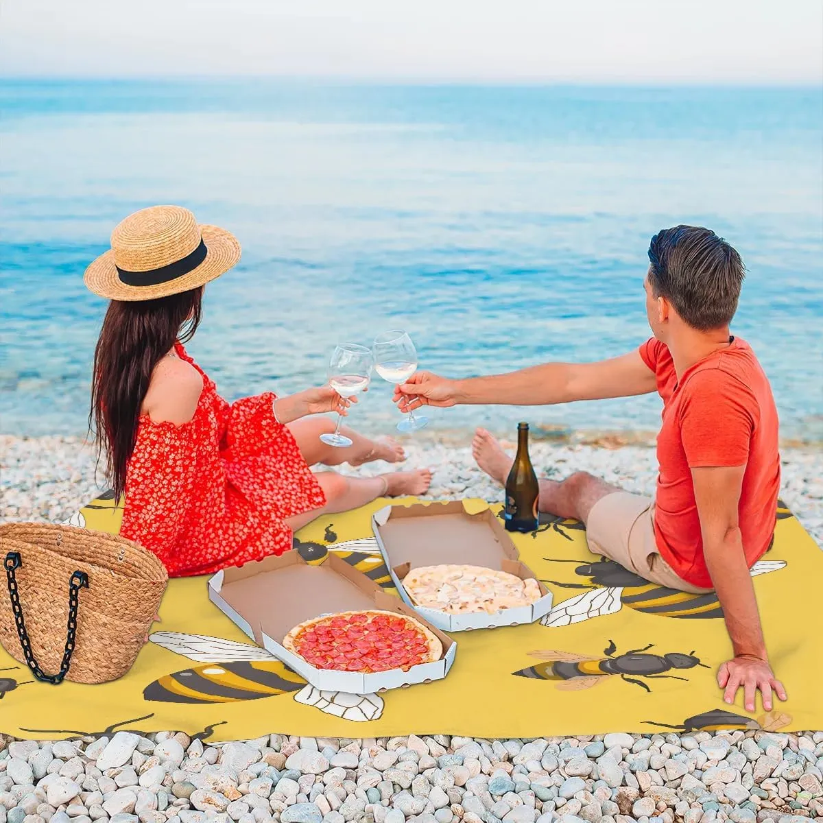Bee Beach Blanket, Sandproof Beach Mat, 68 x 59 Waterproof Quick Drying Sand Free Mat with 4 x Ground Spikes for Outdoor Travel Camping Hiking, Cute Bee