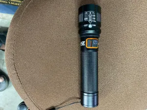 Dealsplant MZ-932 Strong Brightness Flashlight Outdoor Torch