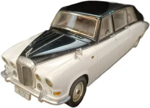 Die Cast Vehicle 1/43 for Jaguar Daimler DS420 1963 Black and White Resin 4-Door Limousine Model Game Vehicle Models Mini Cars Replica