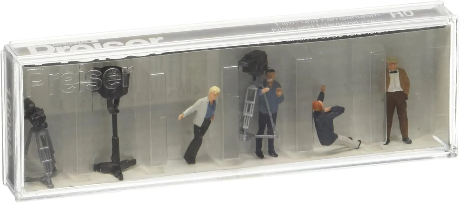 Film/Television Crew (5) w/Cameras & Spotlight HO Scale Preiser Models