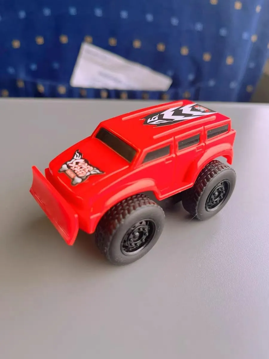 Inertial Climbing Iron Door, Iron Wall Toy car Magnetic (red Blue Yellow)