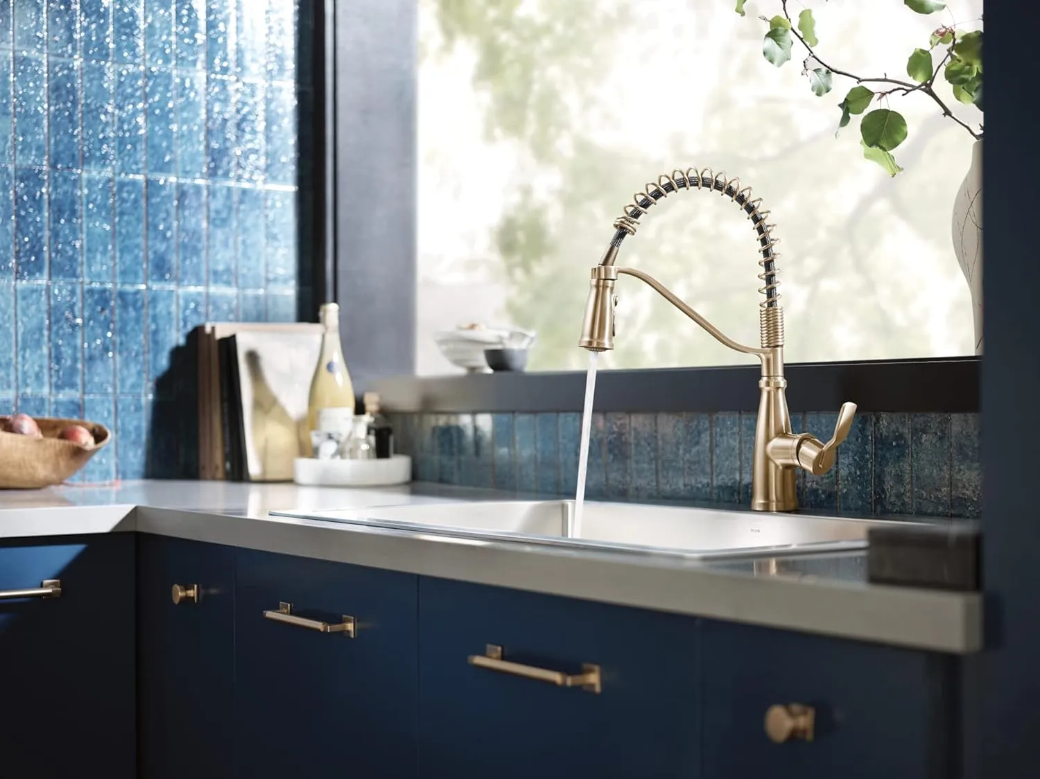 Moen Nolia Bronzed Gold One-Handle Pre-Rinse Spring Kitchen Faucet with Pull Down Sprayer, Single Hole Kitchen Sink Faucet with Soap Dispenser, 87886BZG