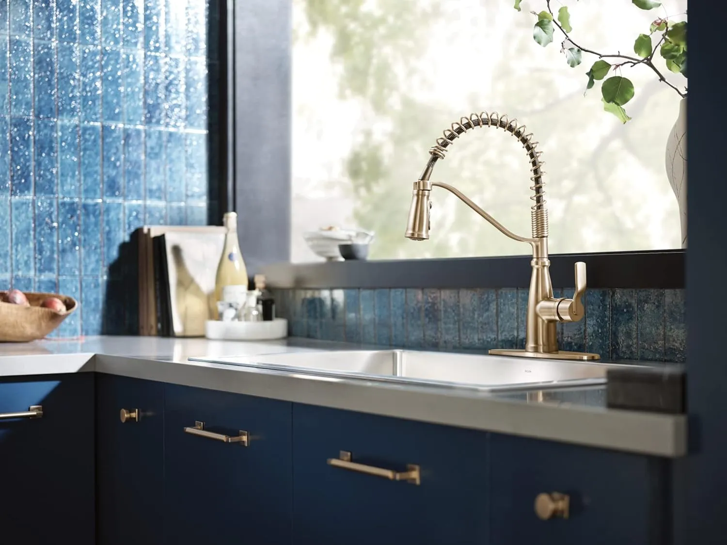 Moen Nolia Bronzed Gold One-Handle Pre-Rinse Spring Kitchen Faucet with Pull Down Sprayer, Single Hole Kitchen Sink Faucet with Soap Dispenser, 87886BZG