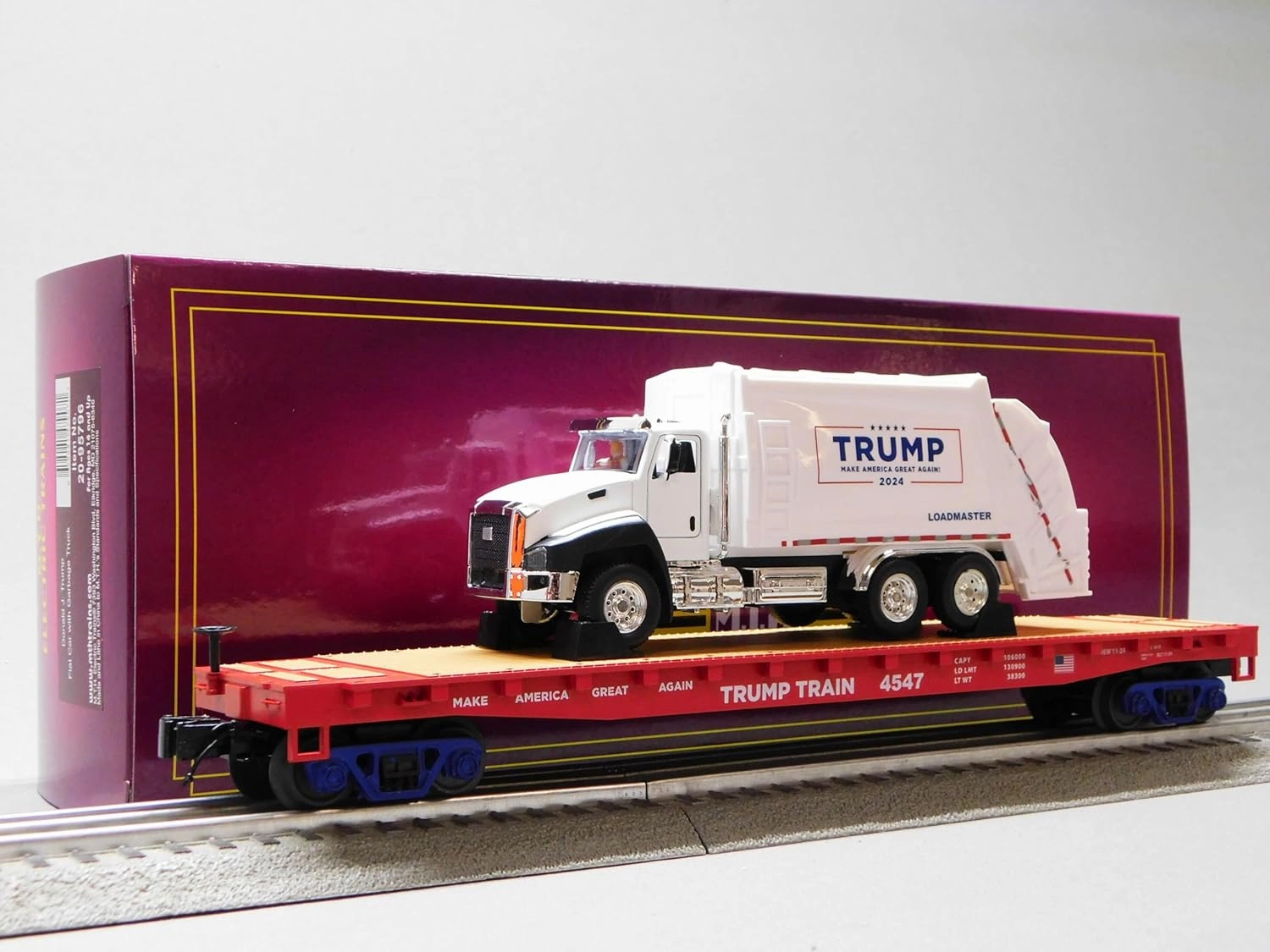 MTH PREMEIR Donald Trump Flat CAR W/Garbage Truck O Gauge 20-95796