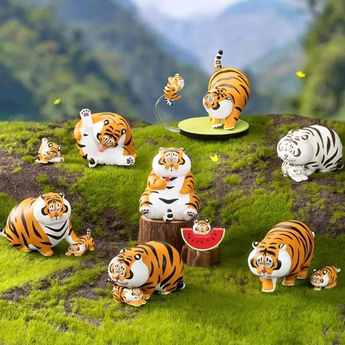 Panghu with Baby Series 2 Series Blind Box Action Figures Mystery Box Cute Random Toys Birthday Gifts Christmas Collectible Toy for Desktop Ornaments, 1PC