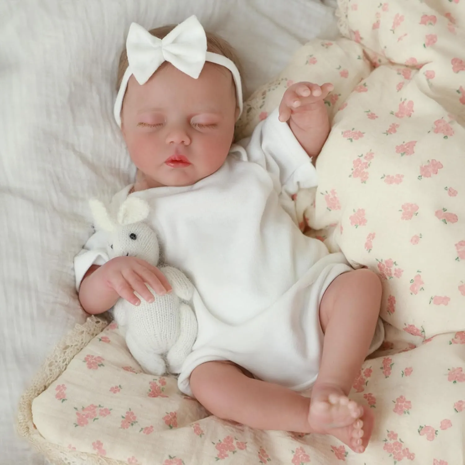 SCOM Lifelike Reborn Baby Dolls - 18 Inch Sleeping Real Life Realistic Newborn Baby Doll with Soft Cloth Body, Sleeping Eyes and Cute Feeding Accessories Toy, Gift for 3  Year Old Girls Boys Kids