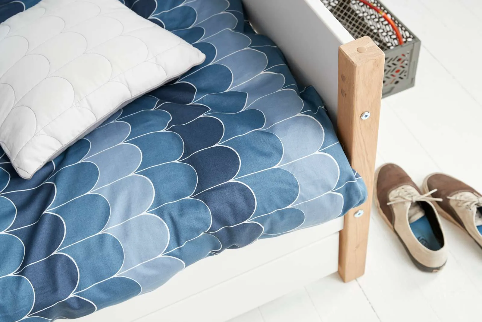Single Bed with Storage, 90x200 cm, White/Oak