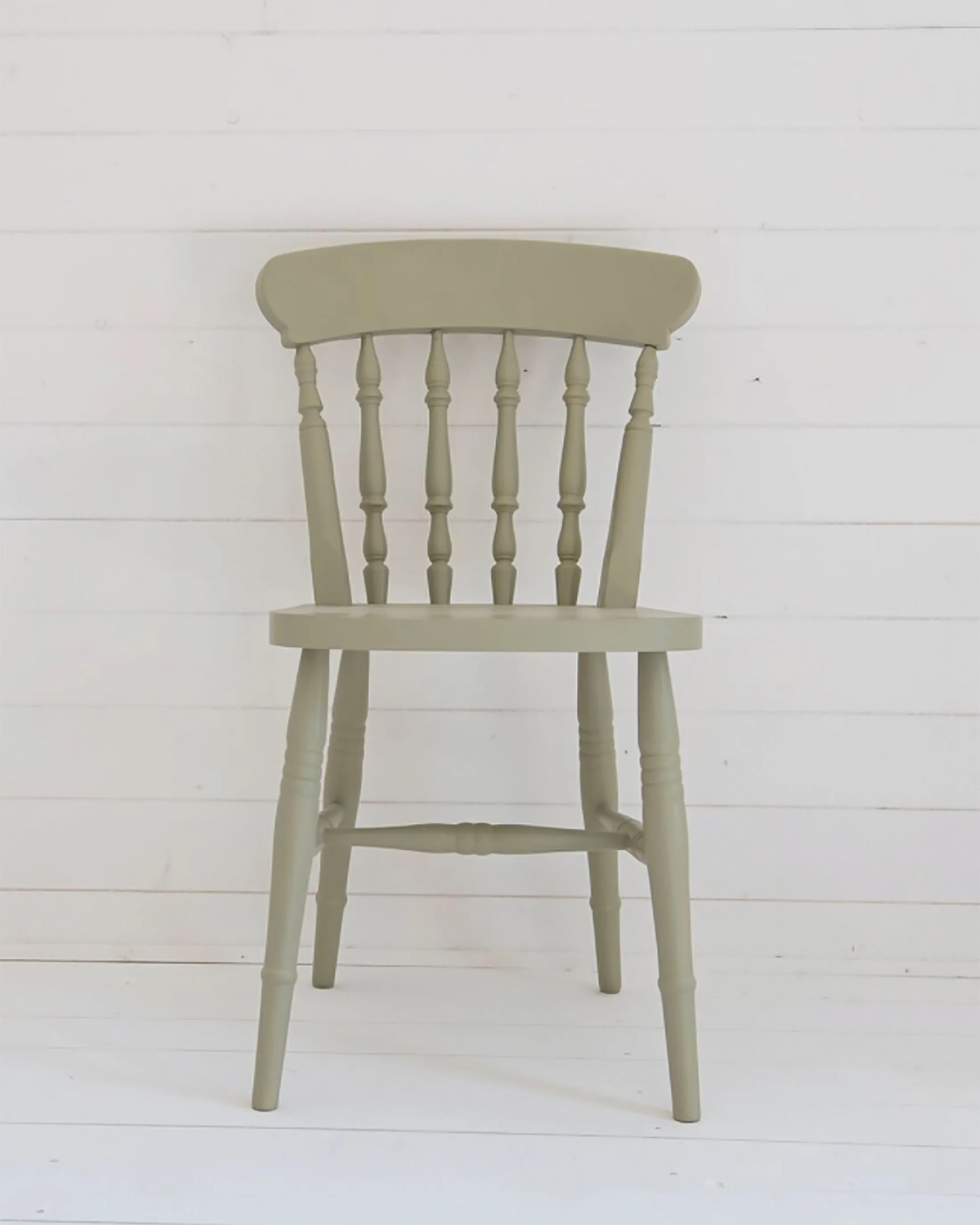Spindle Back Dining Set with Bench