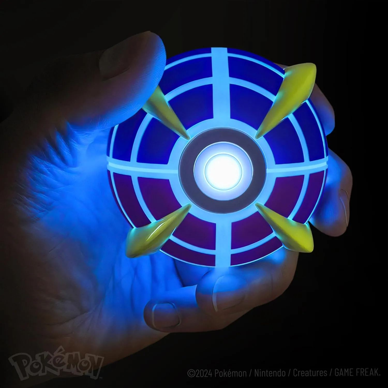 The Wand Company Original Poké Ball Authentic Replica - Realistic, Electronic, Die-Cast Poké Ball with Display Case Light Features – Officially Licensed by Pokémon