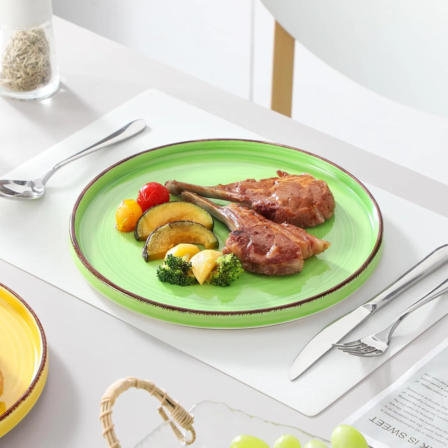 vancasso Bonita 10.5 Inch Dinner Plates, Ceramic Dinner Plate Set, Dinner Plates Set of 6, Large Dinnerware Plates for Kitchen, Microwave, Oven and Dishwasher Safe, Multicolor