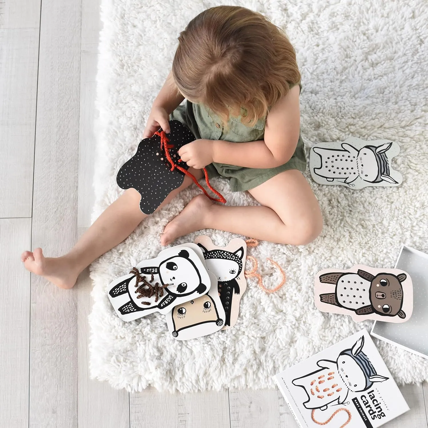 Wee Gallery Baby Animals Lacing Cards, Sewing Board and Travel Game for Toddlers and Preschoolers, Fine Motor Skills Toy, Montessori-Inspired Educational Kids Craft Activity for Ages 3 
